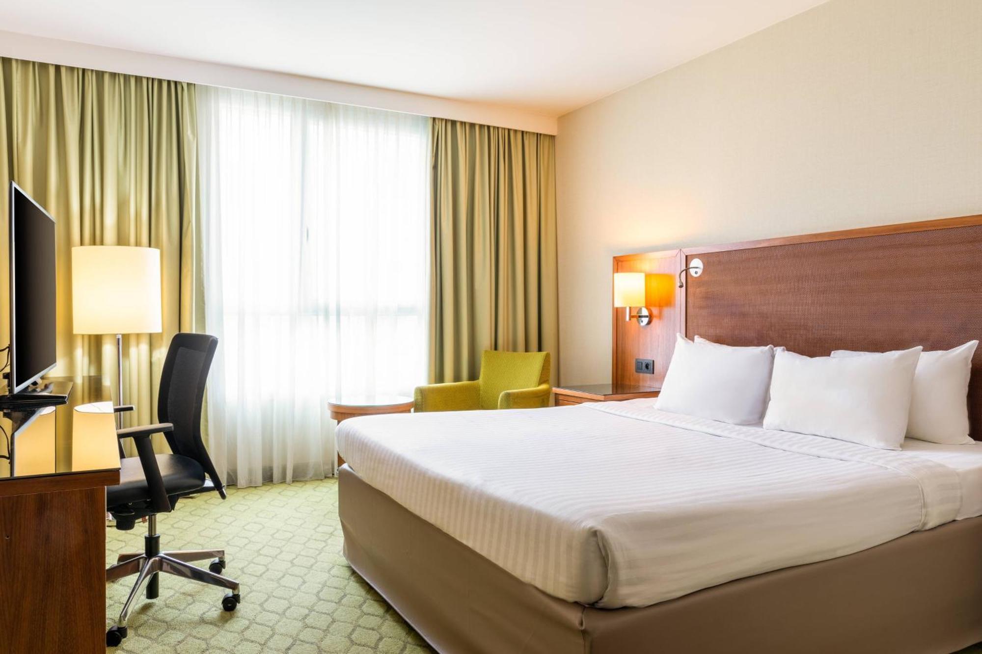 Courtyard By Marriott Paris Saint Denis Hotel Ngoại thất bức ảnh