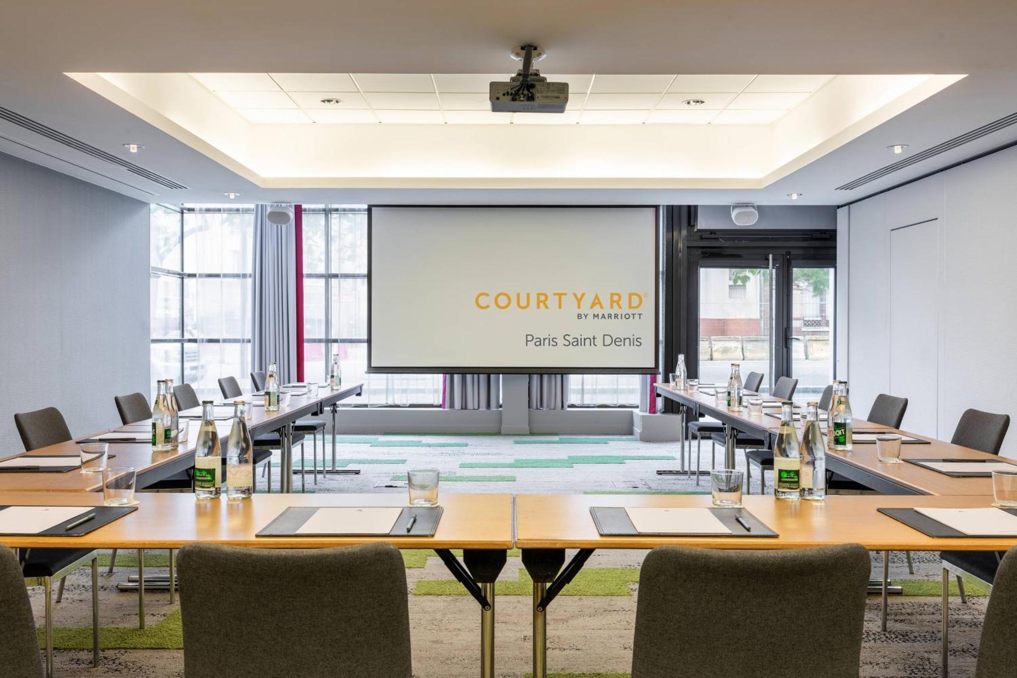 Courtyard By Marriott Paris Saint Denis Hotel Ngoại thất bức ảnh